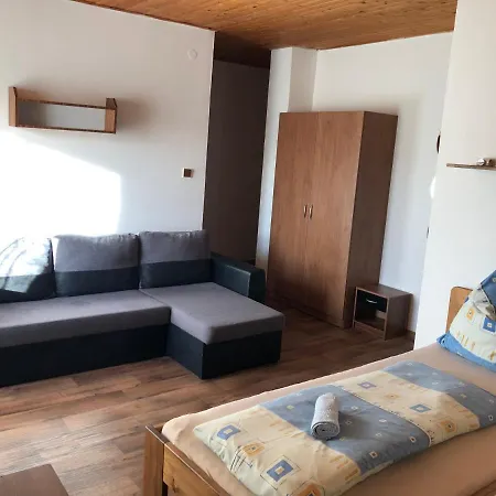 U Larvu Guest house